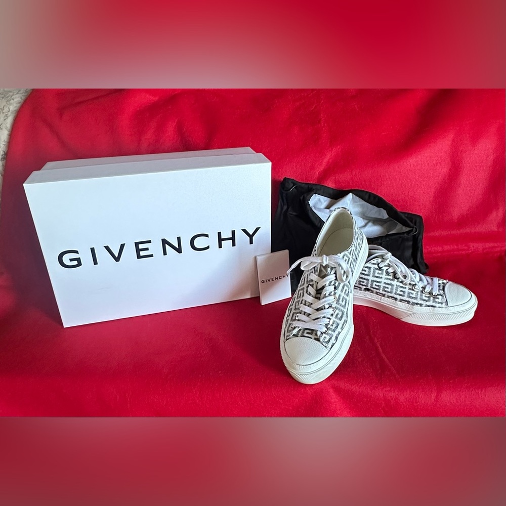 Givenchy black and white logo lace up sneakers.  Size 40.